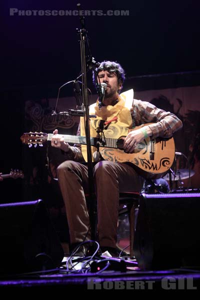 GRUFF RHYS - 2011-03-04 - PARIS - Cafe de la Danse - 